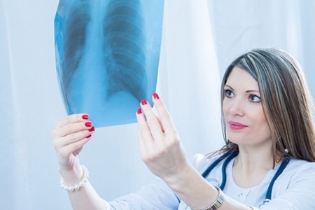 检查出肺上有结节是怎么治疗?