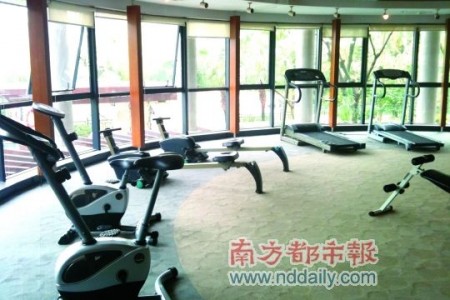 广州一小区会所健身室无人维护